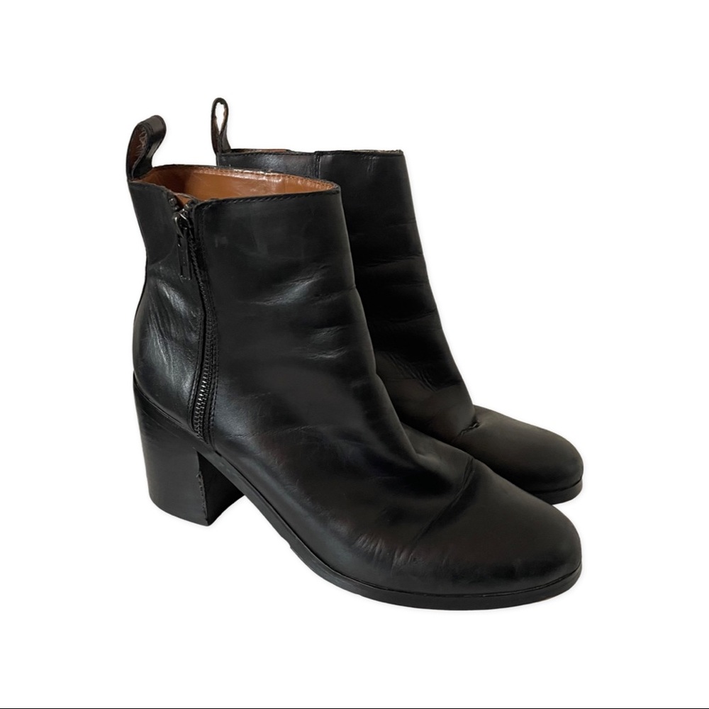 Gap True Black Zip Heeled Bootie Size 10